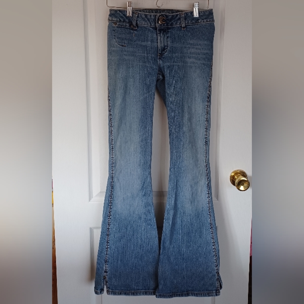 VINTAGE PRE-LOVED 29/33 SILVER JEANS FLARED 97% COTTON 3% LYCRA MADE IN CANADA